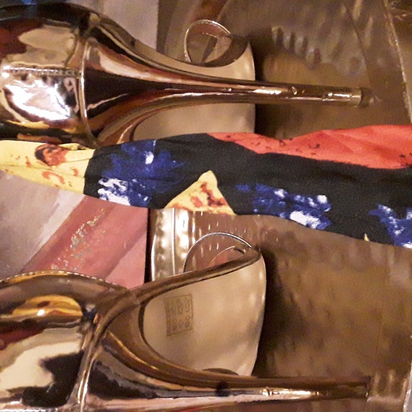 Beautiful ROSE GOLD STILLETOS - Picture 3 of 8